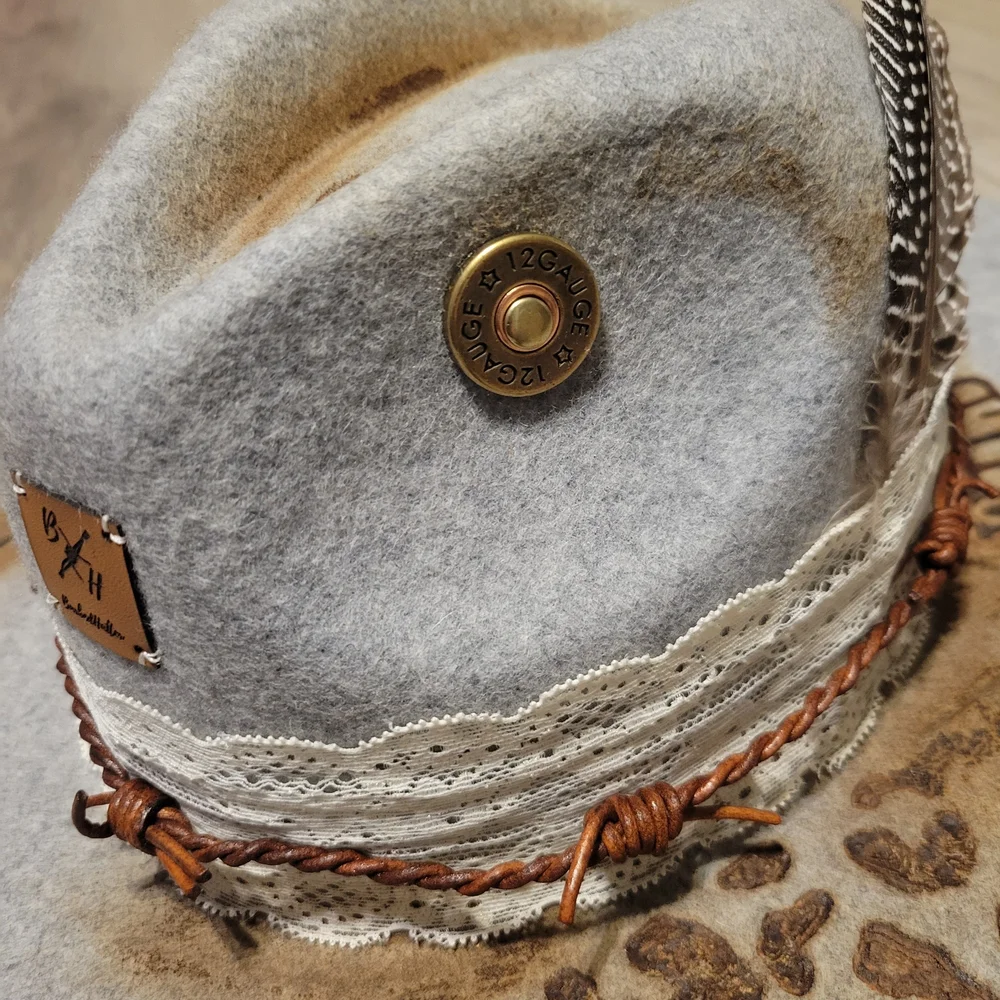 Stylish "WILD SOUL" Rancher - Picture 3 of 5